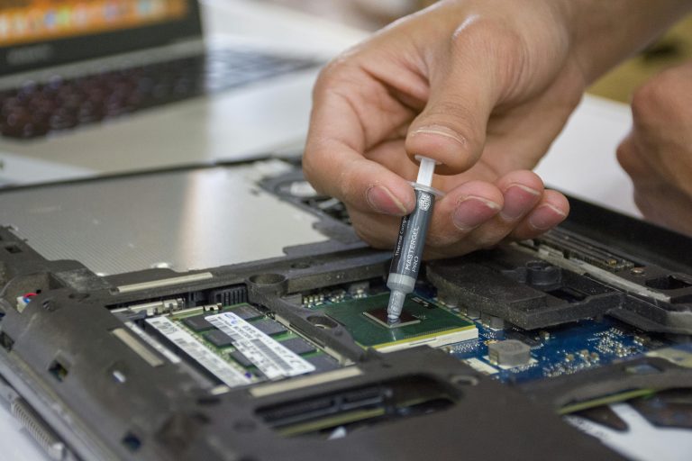 Why Changing Thermal Paste Is Important for Your PC: A Comprehensive Guide